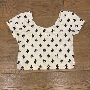 Previously Owned FOREVER 21 Cactus Crop Top / Womens Size M (16 Inches Across)